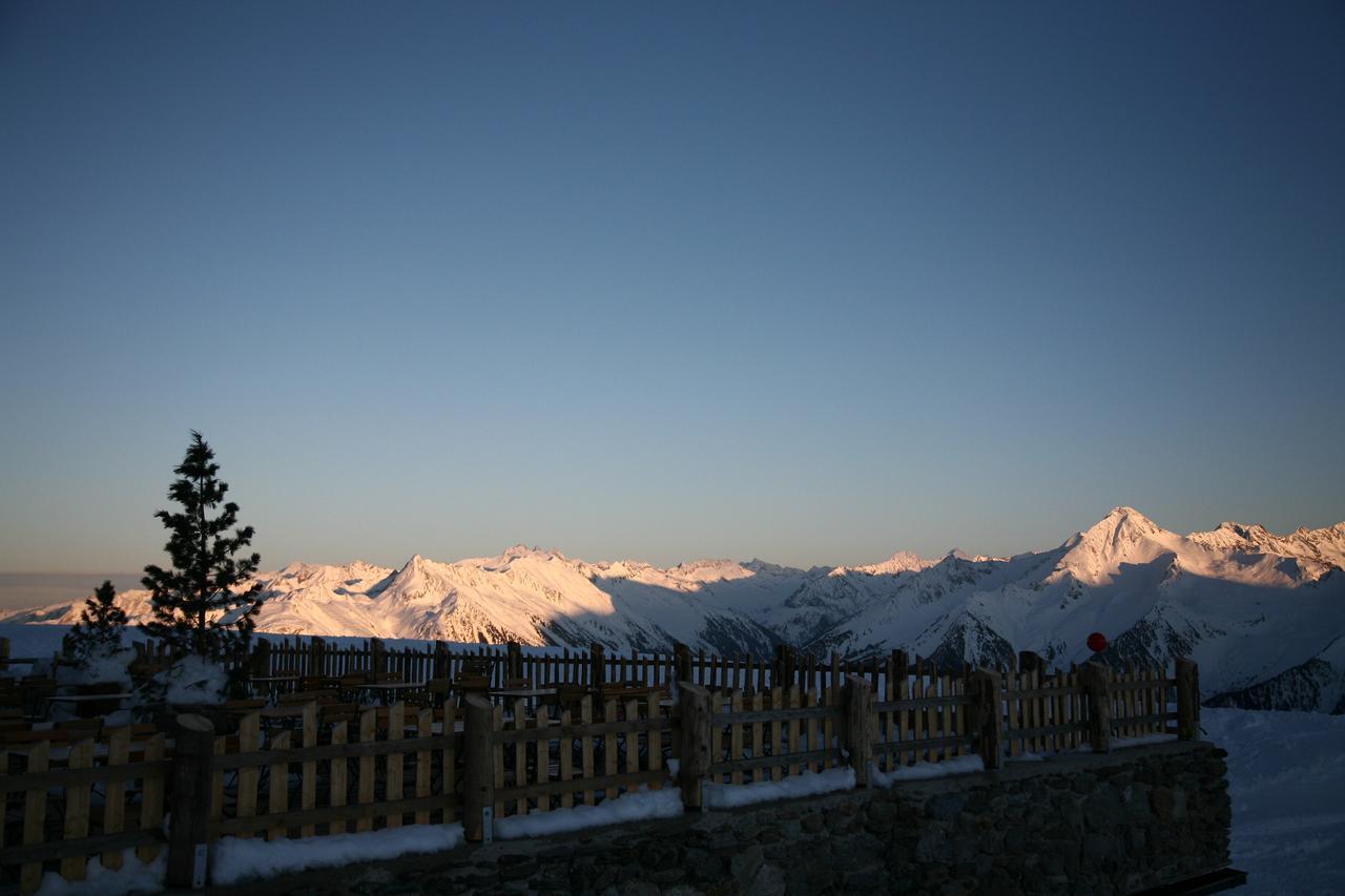 Schneekarhuette Hotel Mayrhofen Exterior photo